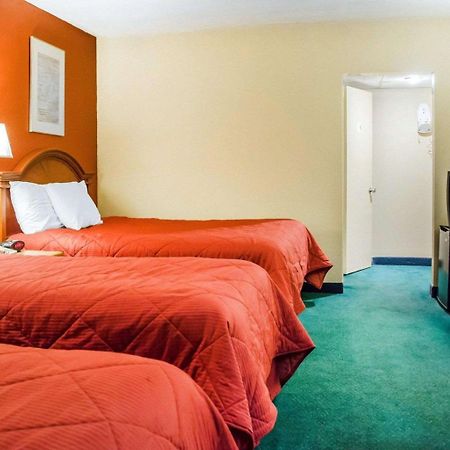 Rodeway Inn Гаррисберг Экстерьер фото