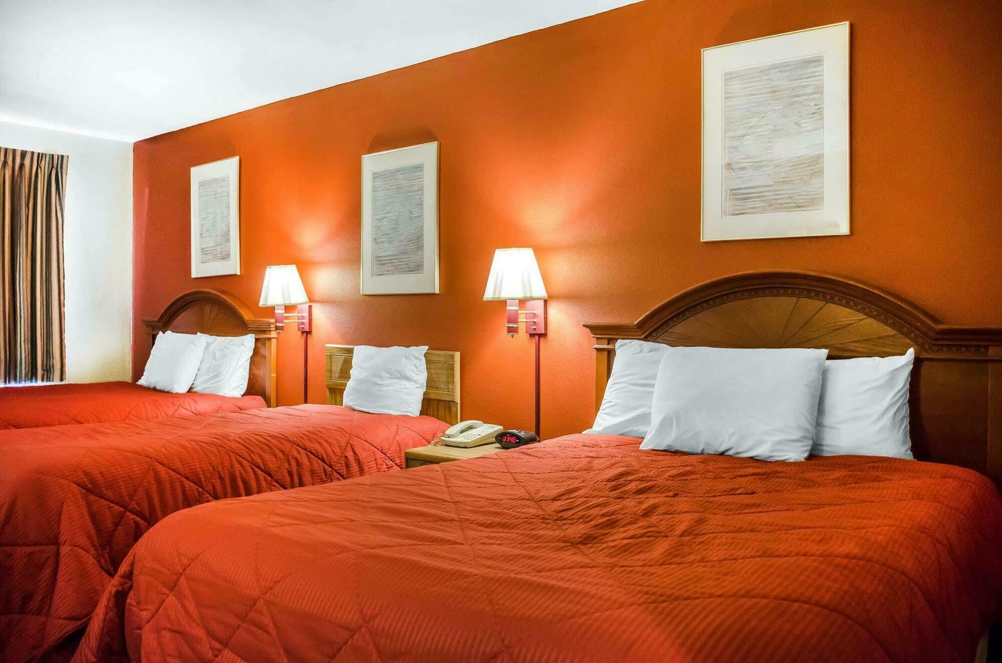 Rodeway Inn Гаррисберг Экстерьер фото